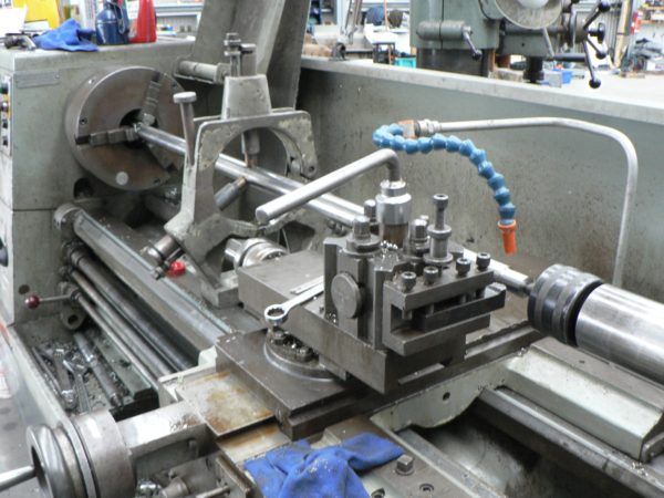 Nordkyn Engineering 74 - Shaft in lathe with steady